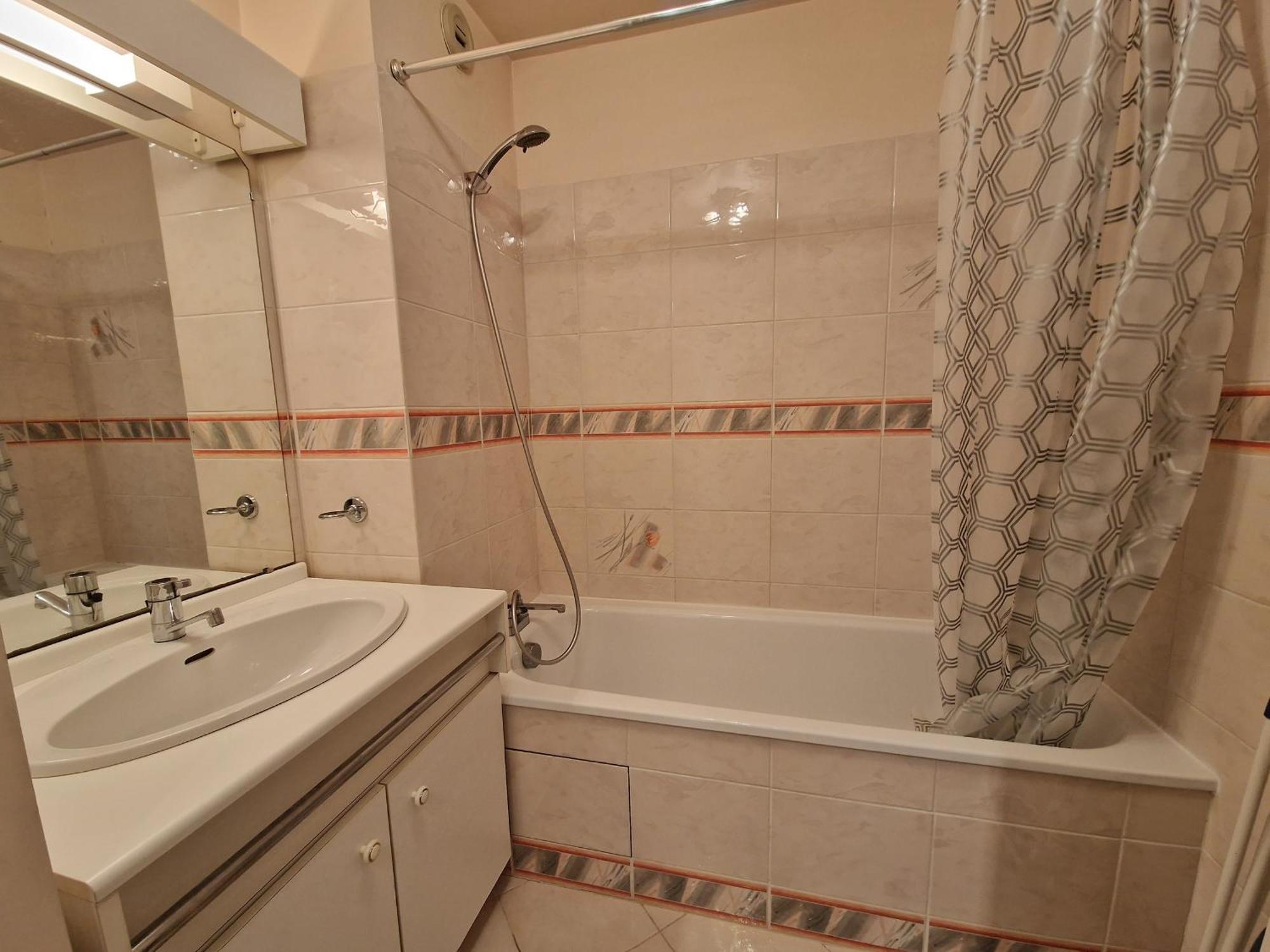 Appartement Avec Piscine, Tennis & Balcon, Centre-Ville Chatelaillon-Plage, 6 Pers, 2 Ch - Fr-1-706-17 Dış mekan fotoğraf